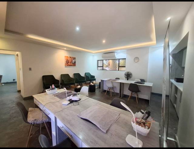 300M² RETAIL FOR SALE IN VANDERBIJLPARK SE 2